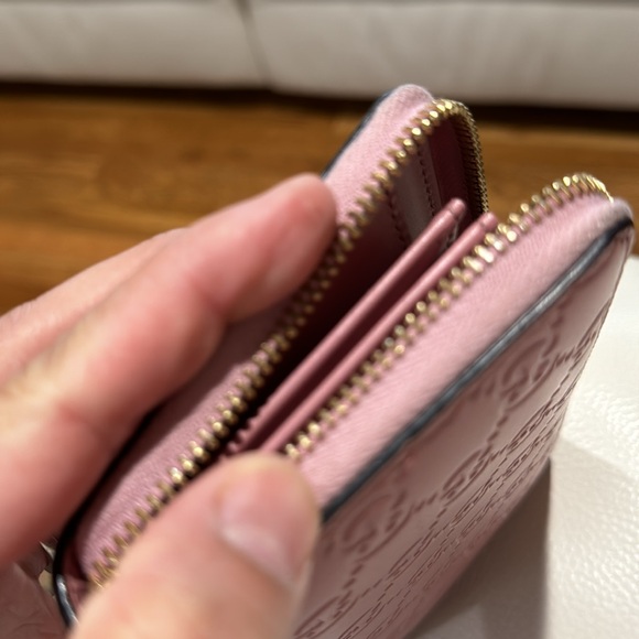 Authentic LEATHER GUCCI PINK WALLET! - Picture 17 of 17